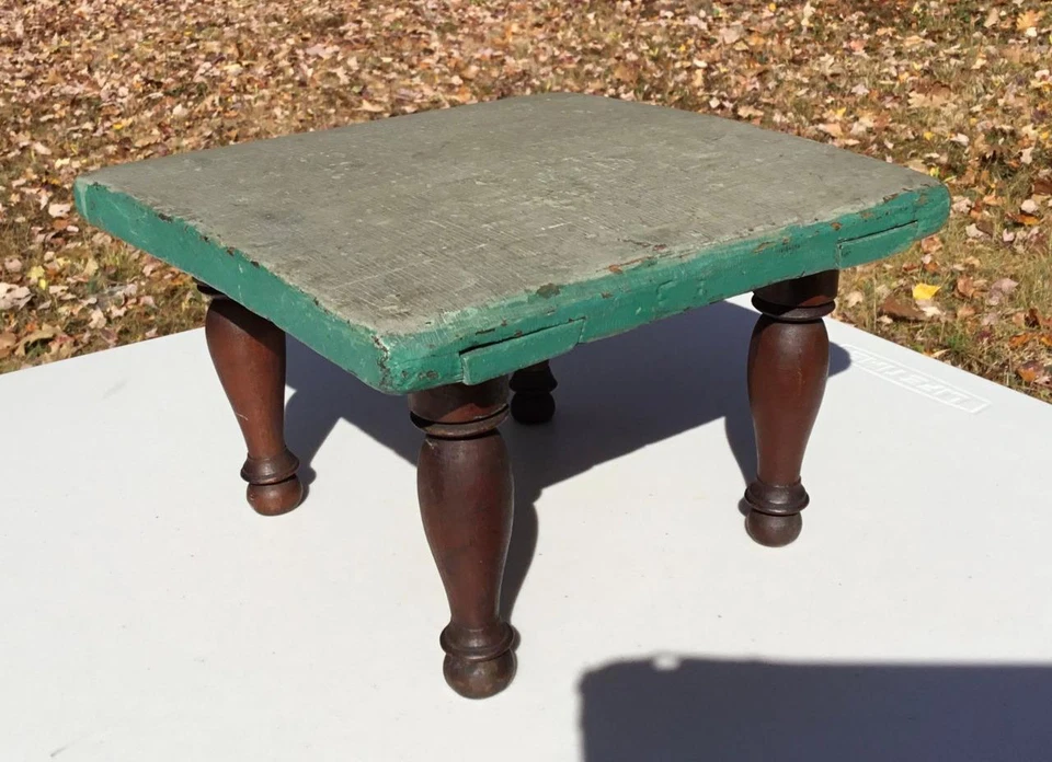 Antique Square Old Green Paint Wood Riser Vignette Plant Stand Turned Legs 9.5"W - Image 1 of 1