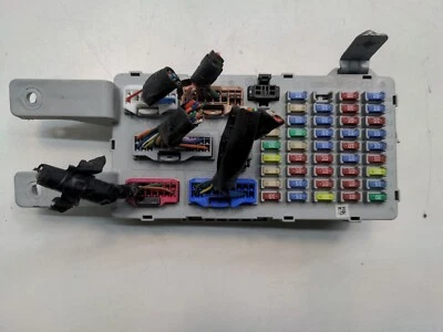 2011 Hyundai Santa Fe Fuse Box Control Module Relay Box 91950-2B402 - Image 1 of 4