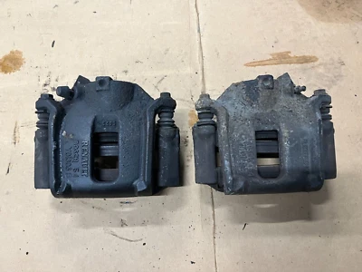 Renault Megane MK2 2006 1,4 gasolina pinza freno delantero izquierda y derecha Foto 1 de 4