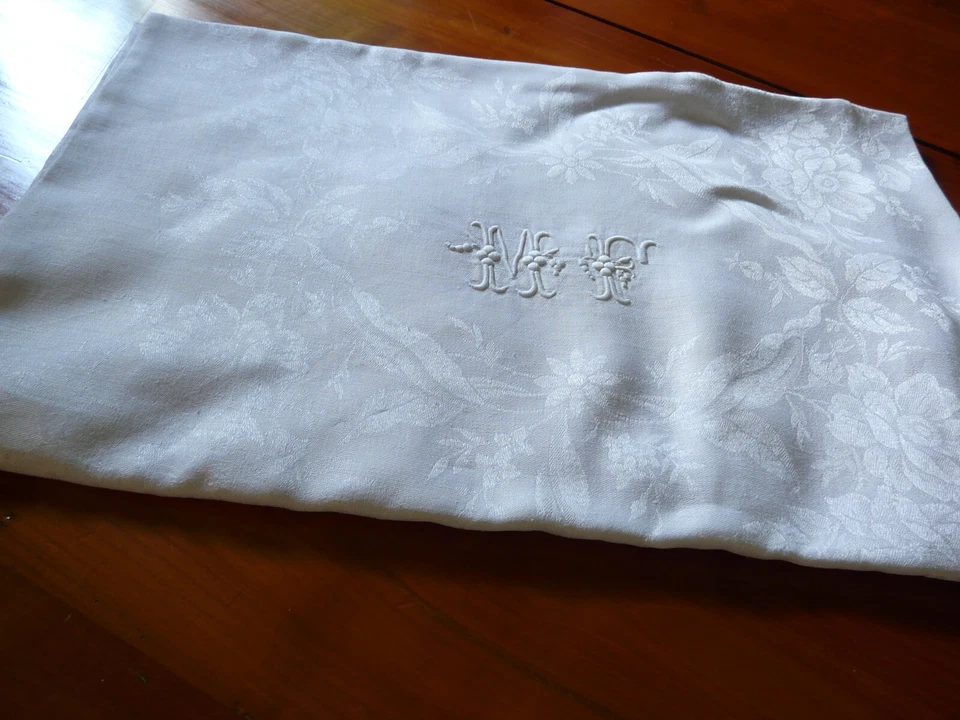 Ancienne nappe XIXe Lin damassé monogrammée MF - Photo 1/4