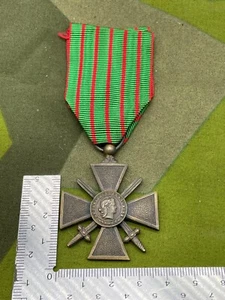 Original WW1 French Army - 1914/18 Croix du Guerre Medal - Picture 1 of 4