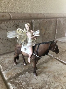 Schleich Bayala Iloris mit LEOLYNN auf Pferd Rentner #70409  - Bild 1 von 3