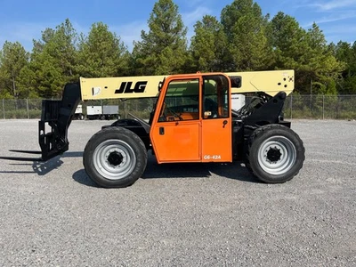 Carretilla elevadora telescópica JLG G6-42A 2014 cabina térmica diésel Foto 1 de 4