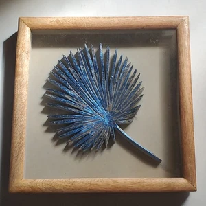 Blaues Palmblatt im Holzrahmen Made in India sehr guter Zustand schneller Versand  - Bild 1 von 5