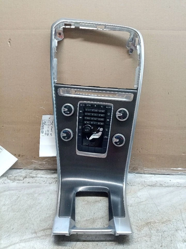  VOLVO XC60 Audio Equipment Radio Control Panel Radio And Heat Fits 2014-2018 - Image 1 of 4