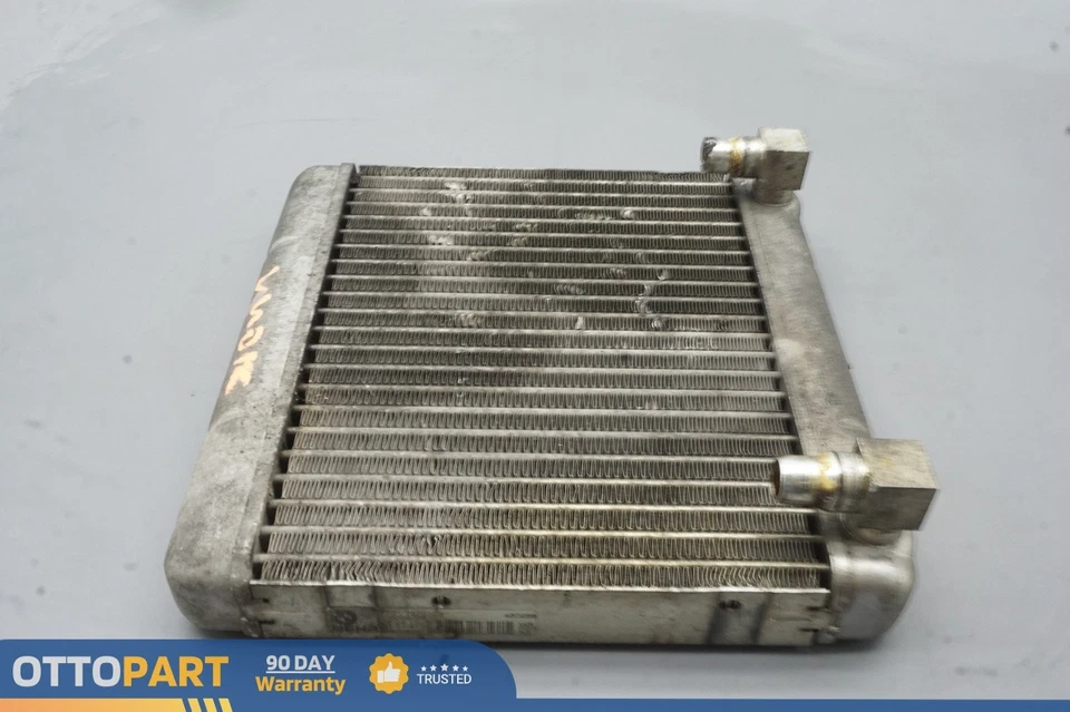 BMW 550i 2009-2019 enfriador de aceite del motor del lado del pasajero delantero derecho OEM 1721-7570103 Foto 1 de 4