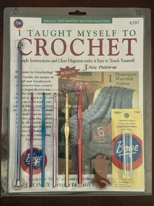 KIT Boye I Taught Myself To Crochet #6397 incluye libro, agujas y ganchos - Imagen 1 de 3