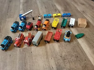 Lot of 14 Magnetic Thomas The Tank Engine Train & Friends Wooden Railway Pieces - Picture 1 of 5
