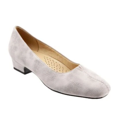 TROTTERS Womens NEW Doris Low Block Heel Pumps Shoes | Size 9.5 WW - Image 1 of 4