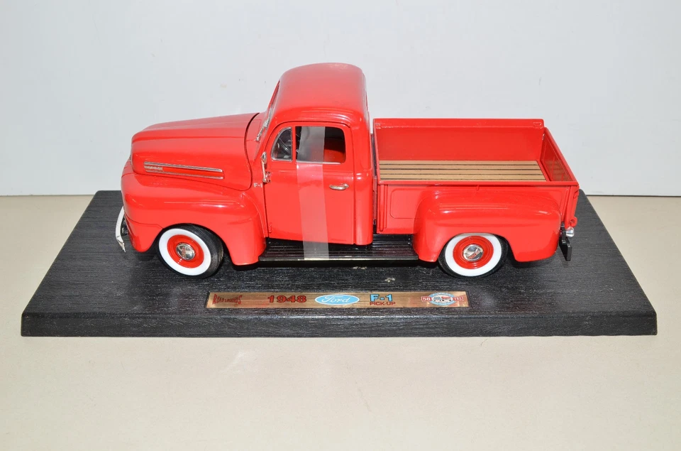 Road Signature 1948 FORD F1 PICK-UP TRUCK 1:18 Scale Diecast Vehicle - Image 1 of 4