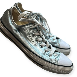 Converse Chuck Taylor All Star Lo Unisex Metallic Silver Größe 8W / 6M - Bild 1 von 8