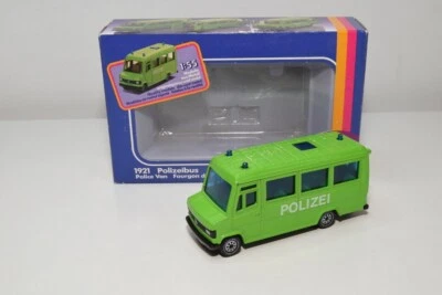 B67 1:55 SIKU 1921 MERCEDES-BENZ POLICE BUS POLICE VAN VERDE NUOVO CON SCATOLA - Immagine 1 di 4