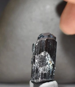 Espécimen de piedra preciosa de cristal turmalina negra doble terminación Schorl limpio  - Imagen 1 de 7