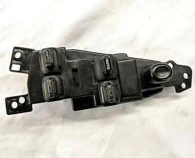 01-06 道奇 INTREPID 左前驱动侧门主开关窗锁 S69 — 第 1/4 张图片