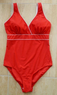 LADIES F&F SIZE 14 BRIGHT RED  ONE PIECE PADDED SWIMSUIT - Image 1 of 2