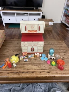 1950s Wolverine Tin Play Kitchen Hutch With Play Food And Kitchen Items - Picture 1 of 11