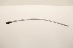 GMC SIERRA 1500 2019-2025 puerta delantera derecha ventana moldura superior OEM 84837699 - Imagen 1 de 11