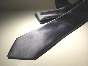 Cravatta OVS colore grigio blu Nuova ancora da utilizzare in seta per abito 50 - Foto 1 di 3