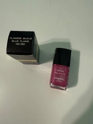 Esmalte de uñas Chanel Le Vernis LLAMA AZUL Foto 1 de 3