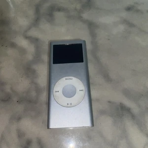 Apple iPod Nano 2nd Generation - A1199 2GB Silver MP3 Player - Bild 1 von 5