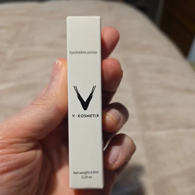 V Kosmetik Eyeshadow Primer 0.2oz Light Medium Tone Deluxe Travel Size New NIB - Image 1 of 4