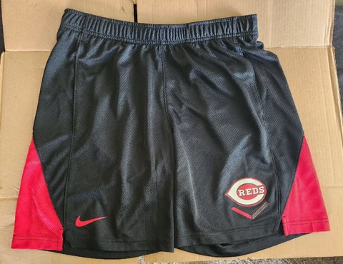 Nike Mens MLB Cincinnati Reds Shorts Standard Fit Large NWT Black Side Pockets Cover