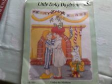 DMC Little Dolly Daydream kit point de croix de Noël