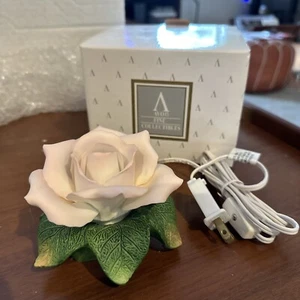 Avon Fine Collectibles Porzellan Rose Nachtlicht Lampe BRANDNEU - Bild 1 von 18