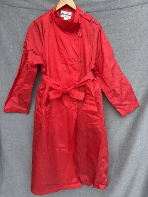 Capa de chuva vintage de náilon vermelha brilhante aquática com cinto longo - Imagem 1 de 4