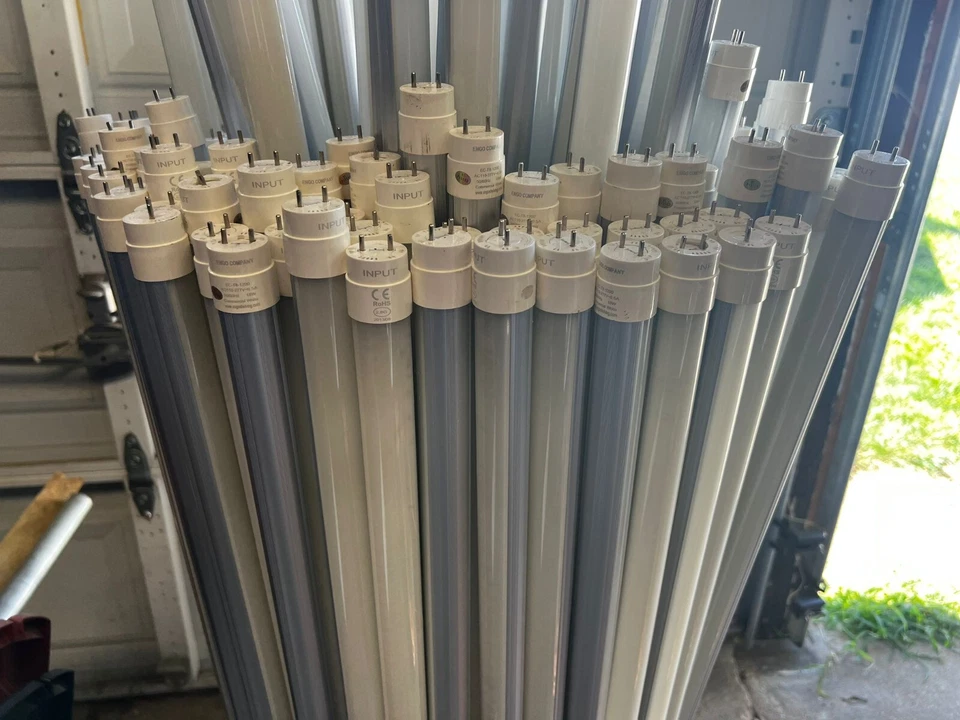 Lote de 250 Bombillas Tubo LED 18W 110-277V T8-1200 4FT Comercial Blanco G13 Foto 1 de 4