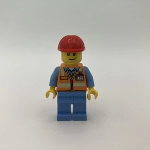LEGO City 60102 Airport VIP Service Airport Service Worker - Picture 1 of 2