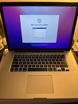 Apple MacBook Pro Como Nuevo Mediados de 2015 500 GB SSD CUATRO NÚCLEOS I7 2,2 GHz 16 GB Foto 1 de 4