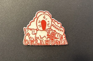 Oklahoma Sooners Imán de Refrigerador Vintage Goma 2” 80s 90s Tablero de Clasificación - Imagen 1 de 4