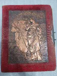 Foto victoriana de terciopelo rojo 1885 Albm cobre en relieve cubierta páginas detalladas ornamentadas - Imagen 1 de 24