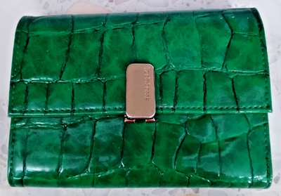 Cartera Liz Claiborne verde imitación cocodrilo charol triple nueva sin etiquetas Foto 1 de 4
