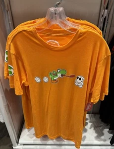 Camiseta Nintendo Yoshi with Shy Guy Nintendo World NY Yoshi Peach Mario - Imagen 1 de 8