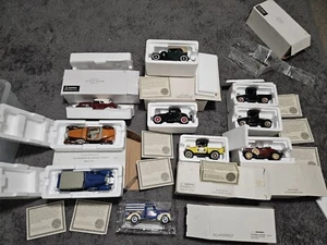  Lote de 9 vehículos del Museo Nacional del Motor como nuevos con cajas y certificados de autenticidad y camioneta Ford Pepsi - Imagen 1 de 8