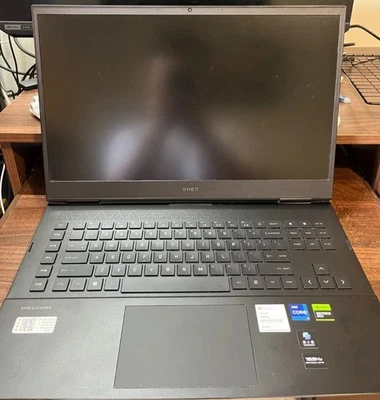 GAMING LAPTOP HP OMEN 17-ck2xxx Core i7-32GB 3TB SSD QHD 2K 165HZ RTX 4080 12GB - Image 1 of 4