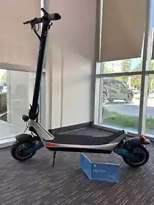VARLA Pegasus City Commuter Electric Scooter, Latest Version (NEW-OTHER) - Picture 1 of 5