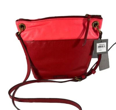 NUEVO BOLSO BANDOLERA FOSIL KEELY ROJO + CUERO CORAL, TONO DORADO LATÓN Foto 1 de 4