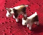 Super minuscule paire miniature artisanale floconnée de vaches bovines animaux de ferme