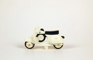 Hot Wheels Vespa 90 SS Super Sprint 1966 White No Package - Picture 1 of 3