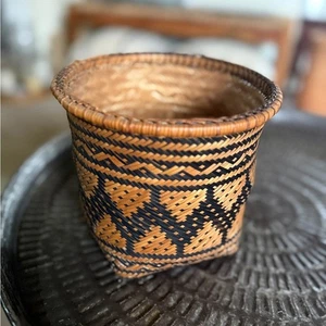 Cesto fioriera vintage piccolo 7” tessuto a mano nero e marrone boho casale - Foto 1 di 4