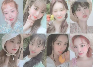 WEKI MEKI 2021 Season's Greetings Member Photocards Official Limited - Picture 1 of 16