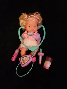 Vintage 1993 Kenner Baby Check-Up Puppe komplett Stethoskop Arzt Kit getestet funktioniert! - Bild 1 von 20