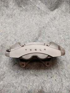2017-2020 Tesla Model 3 Front Left Brake Caliper LH 1044621-00-D 17-20 - Picture 1 of 6