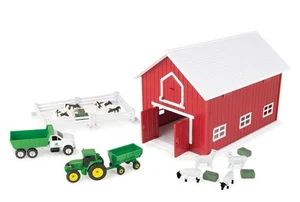 BRITAINS,Barn with animal accessories and tractor trailer JOHN DEERE - 24 pie... - Picture 1 of 1