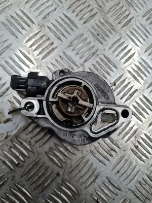Peugeot 307 SW 3H Vacuum Pump 1.60 Diesel 80kw 2007 33294484 - Image 1 of 3