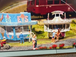 FAIRGROUNDS / CIRCUS ICE CREME & CREPE AMUSEMENT BOOTHS 63 pieces FALLER - NEW - Picture 1 of 6