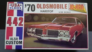 JO-HAN 1970 OLDSMOBILE 4-4-2 - 1/25 SCALE MODEL KIT COLLECTION LOT - Picture 1 of 14